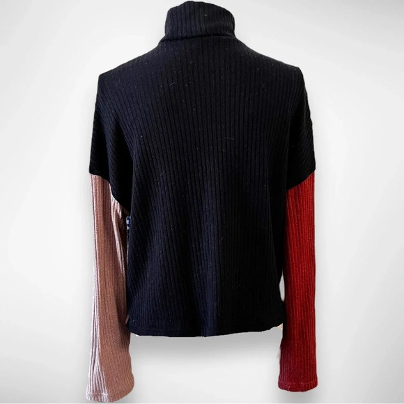 SHEIN‎ Women's Color Block Cropped Turtleneck Sweater Medium | EUC - Picture 3 of 9
